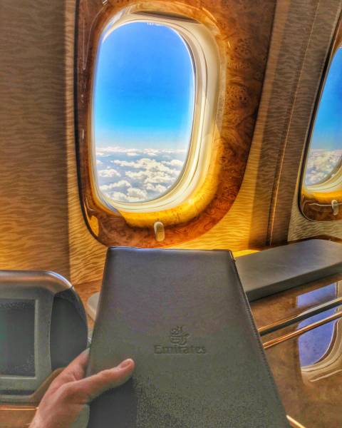 What First Class Travel Is Like On The World’s Best Airline (13 pics)