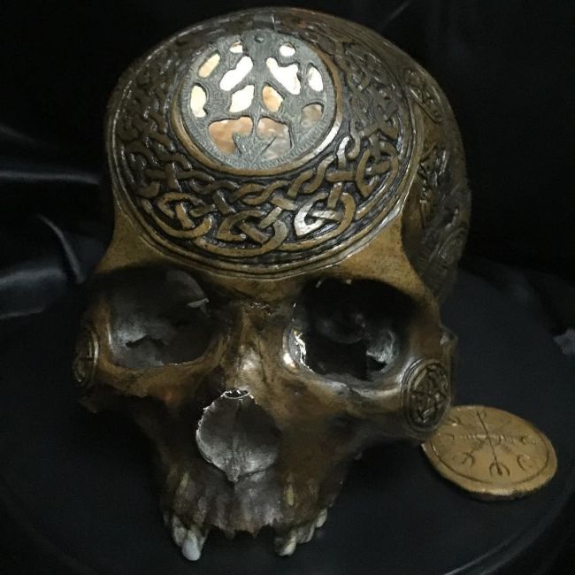 Meet The Man That Turns Human Skulls Into Art (14 pics)