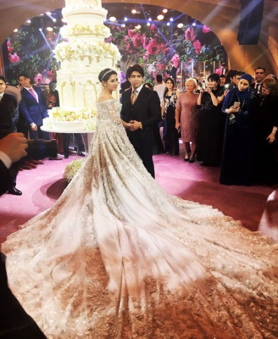 Russian Oil Tycoon's Daughter Gets Married In A £500,000 Bridal Gown (10 pics)