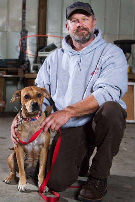Good Guys Find Stray Dogs At Bachelor Party (9 pics)