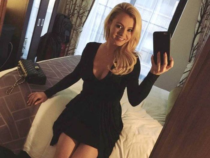 Counting Down The Highest Paid Porn Stars Of 2016 (10 pics)