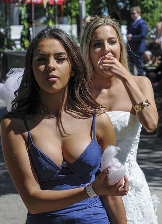 The Gorgeous Fairy Floss Girl Has Been Identified (7 pics)