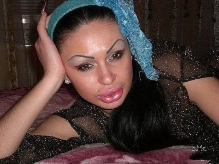 Plastic Girls That Turned Into A Total Freak Show (43 pics)