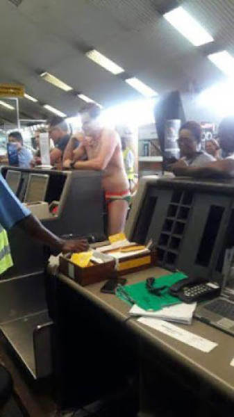 Why You Shouldn’t Smoke Marijuana Before Getting On A Plane (4 pics)
