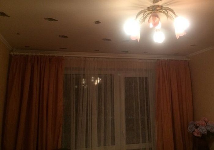 What It's Like To Have Awful Neighbors Upstairs (3 pics)