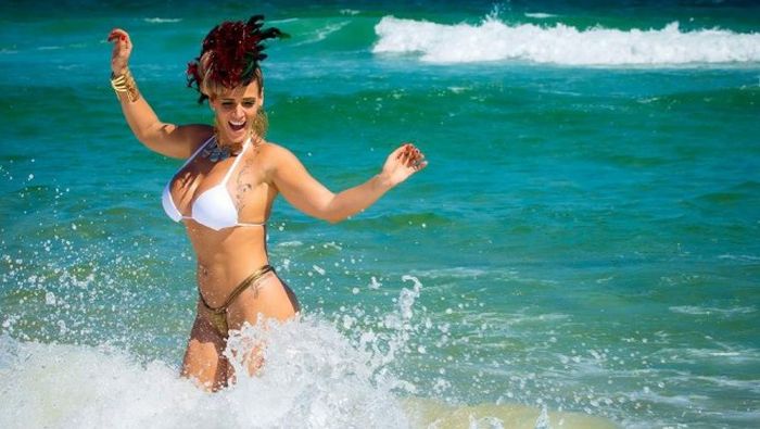 Hot Ladies On The Beaches Of Brazil (36 pics)