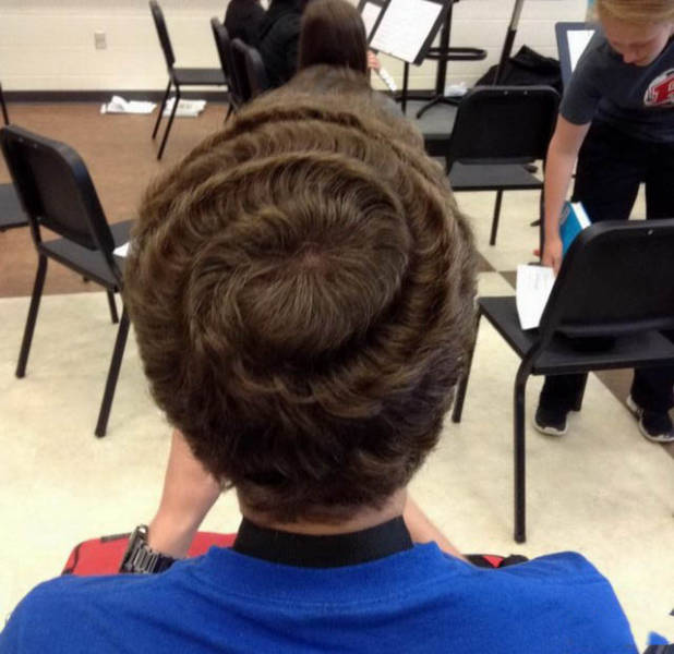 Wild And Crazy Hairdos That Probably Shouldn't Exist (46 pics)