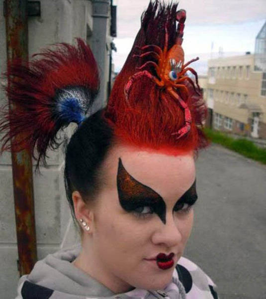 Wild And Crazy Hairdos That Probably Shouldn't Exist (46 pics)