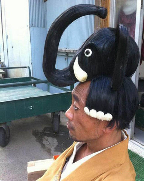 Wild And Crazy Hairdos That Probably Shouldn't Exist (46 pics)