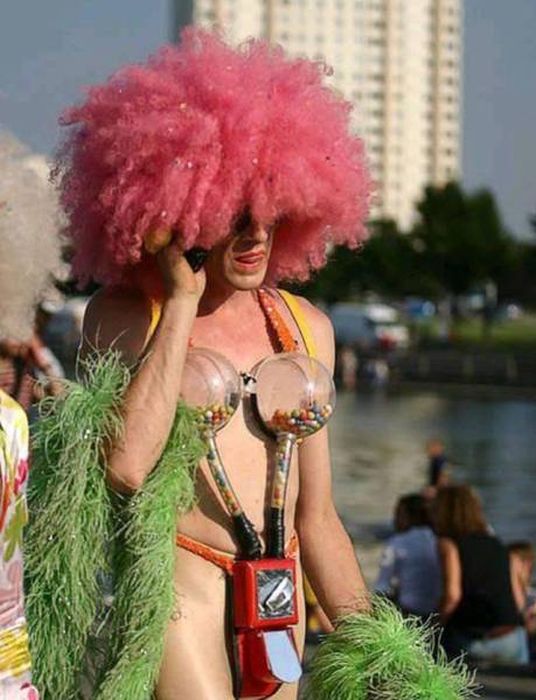 If You Try To Explain These Photos You're Going To Have A Bad Time (33 pics)