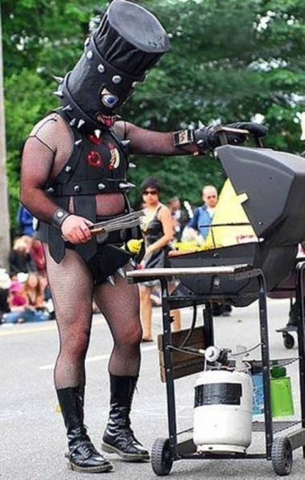 If You Try To Explain These Photos You're Going To Have A Bad Time (33 pics)