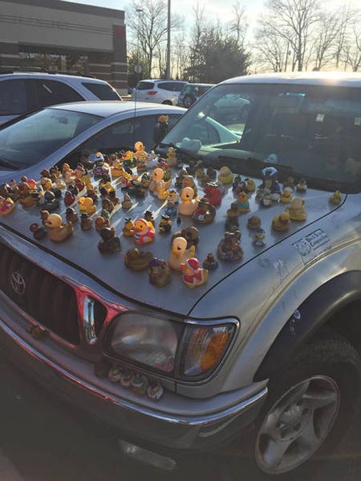 If You Try To Explain These Photos You're Going To Have A Bad Time (33 pics)