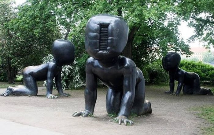 If You Try To Explain These Photos You're Going To Have A Bad Time (33 pics)