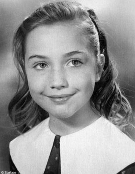 How Hillary Clinton Has Changed Over The Last 65 Years (24 pics)