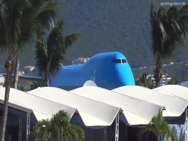 KLM 747 Extreme Jet Blast Blowing People Away At Maho Beach