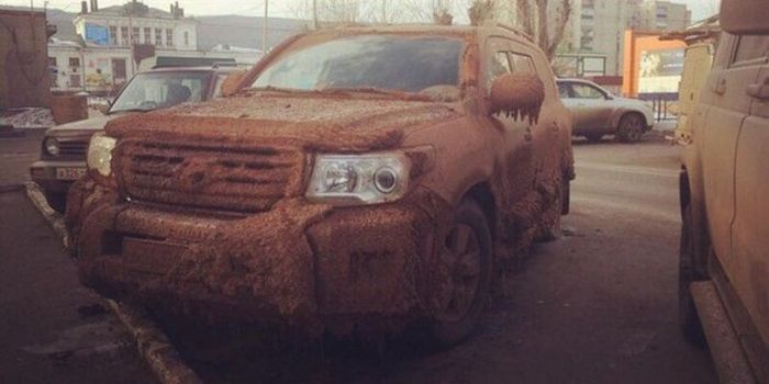 Truck Turns Into A Wintery Mess (2 pics)