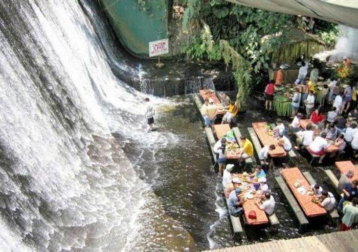 You Need To Eat At These Crazy Places Before You Die (16 pics)