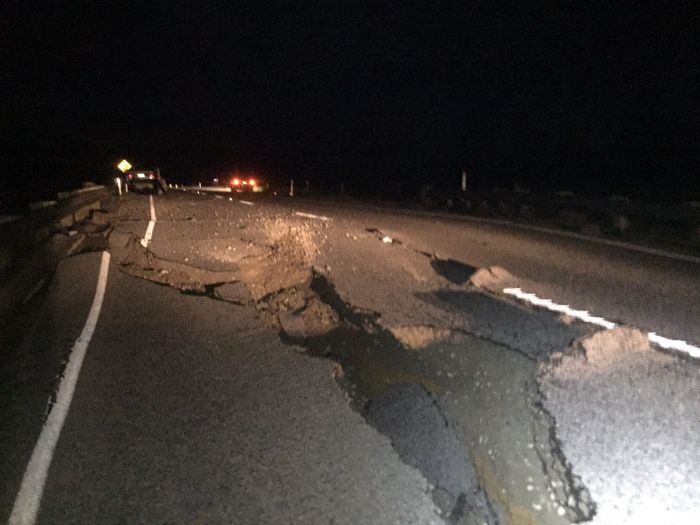 Massive New Zealand Earthquake Claims The Lives Of Two People (20 pics)