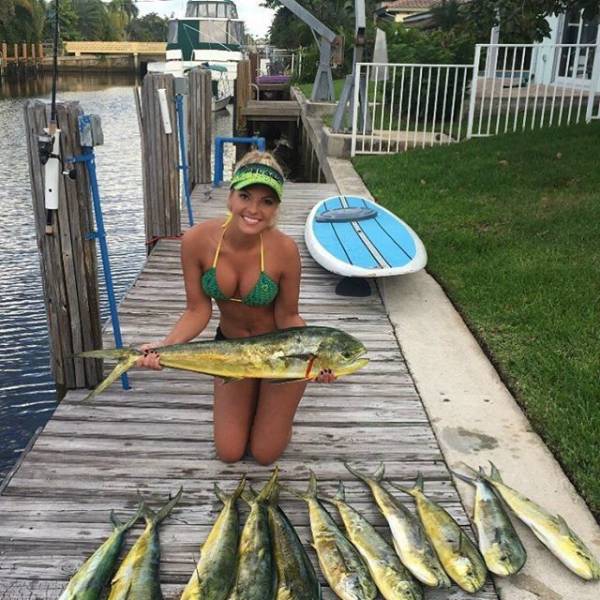Meet The Gorgeous Blonde Who Loves To Fish In A Bikini (25 pics)