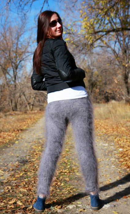 Russian Leggings Are The Weirdest Thing You'll See Today (11 pics)