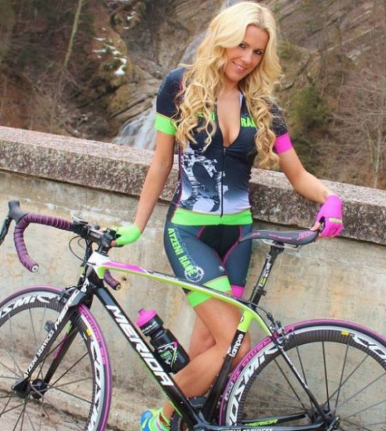 Sporty Women Know How To Take Sexy To A Whole New Level (23 pics)