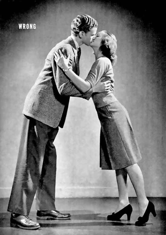 Guide From The 1940s Reveals The Correct Way To Kiss (4 pics)