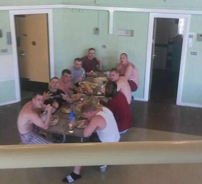Prisoners Boast About Their Cushy Lives Behind Bars (24 pics)