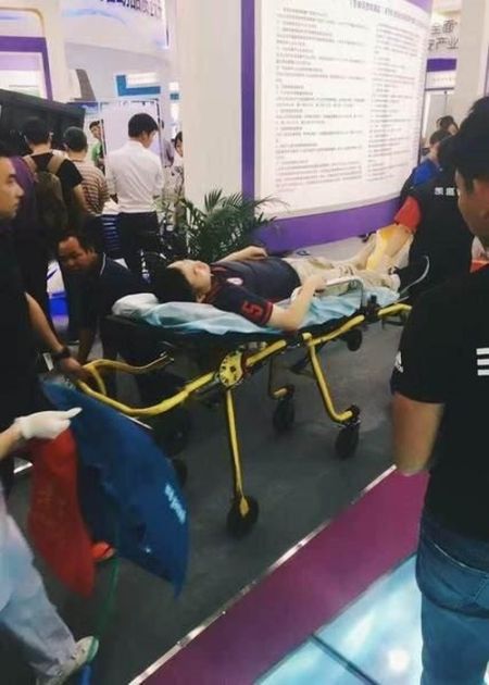 Robot Goes Rogue And Injures Two People In China (2 pics)
