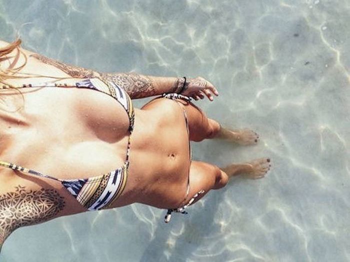 A Hot Collection Of Wet Girls To Help Get You Through The Day (49 pics)