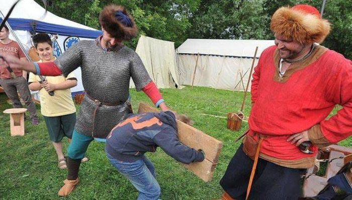 Russians Are Always Trying Their Hardest To Redefine Crazy (36 pics)