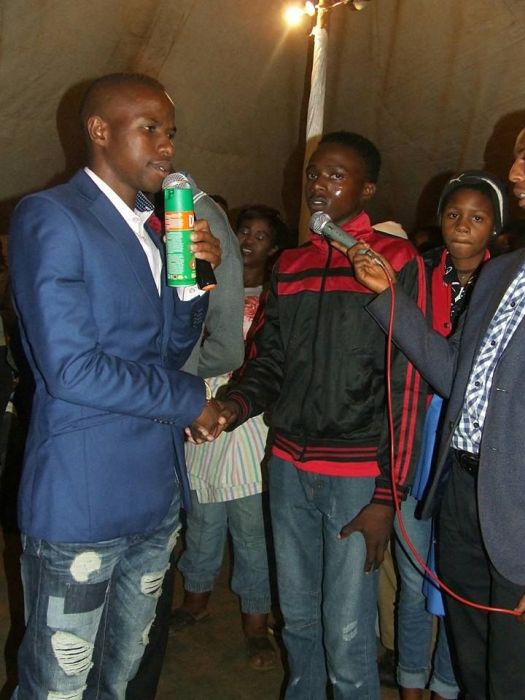 A South African Pastor Is Spraying People With Pesticide (9 pics)