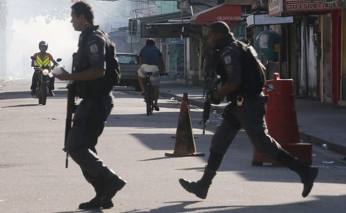 Just A Typical Day In The Favelas In Rio De Janeiro (7 pics)