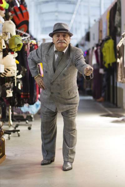 This 86-Year-Old Tailor Wears A Different Outfit To Work Everyday (25 pics)