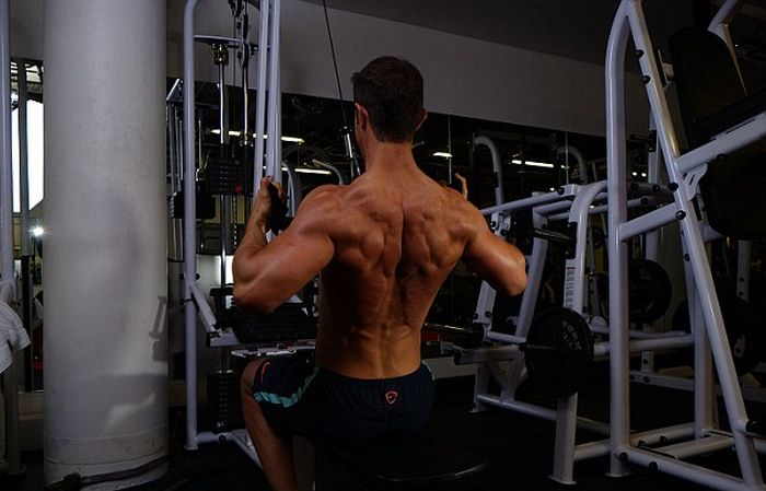 Father Goes From Dad Bod To Greek God In 15 Weeks (4 pics)