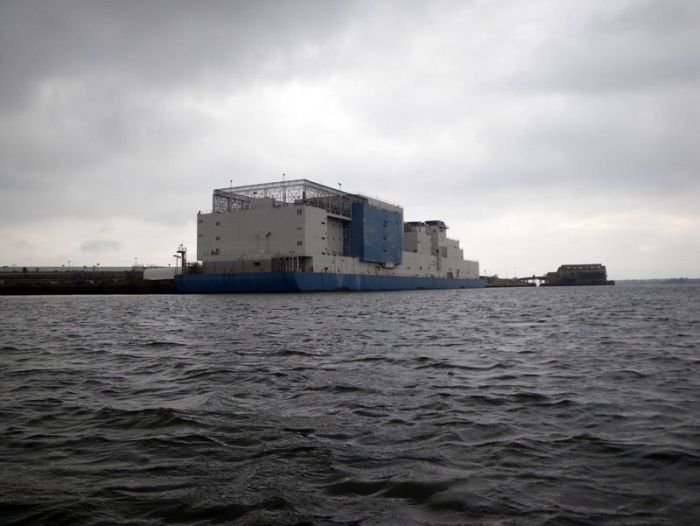 There's No Use In Trying To Escape From This Floating Prison (7 pics)