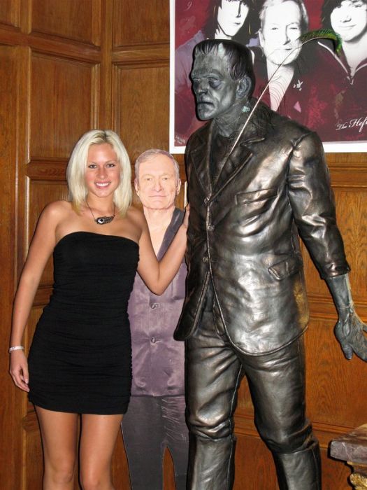 Interesting Facts You Need To Know About The Infamous Playboy Mansion (15 pics)
