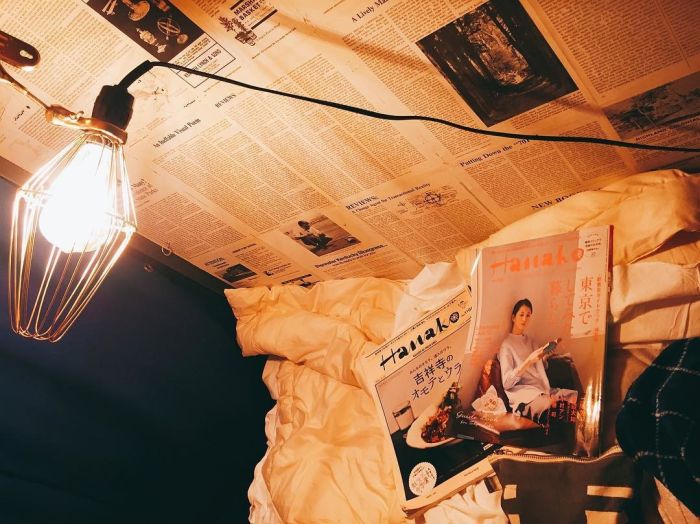 Tokyo Hostel Supplies A Book And A Bed (10 pics)