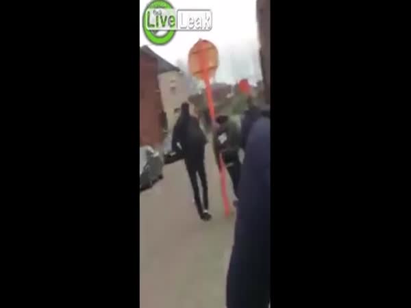 Mouthy Bully Gets Knocked Out With One Punch After Picking A Fight With The Wrong Lad