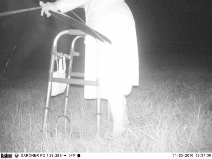 Police Capture Frightening Images After Setting Up A Camera In Kansas (8 pics)