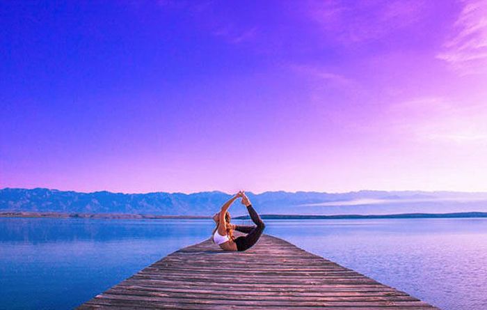 Hot Yoga Snaps Turn Gorgeous Swedish Pilot An Instagram Sensation (24 pics)
