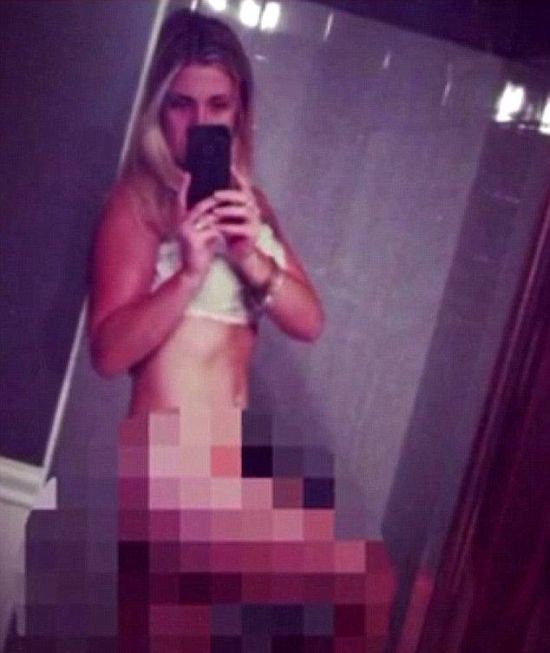 Teacher Faces Possible Jail Time For Sending Students Thong Photos (2 pics)