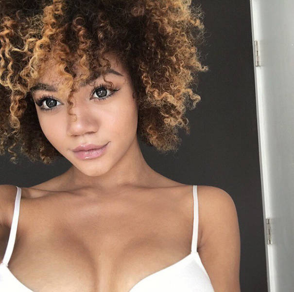 These Drop Dead Gorgeous Babes Are Real Eye Candy (43 pics)