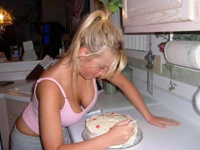 Hot Girls In The Kitchen Cooking Hot Meals (48 pics)