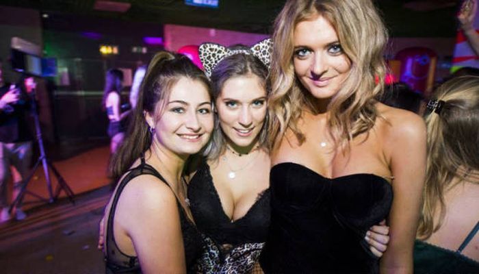 Students Get Wild During The Safer Sex Ball (40 pics)