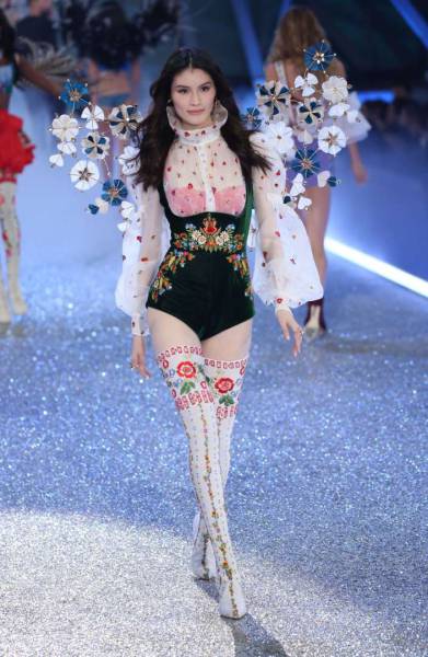 Feast Your Eyes On The Gorgeous Models From The Victoria's Secret Fashion Show (60 pics)