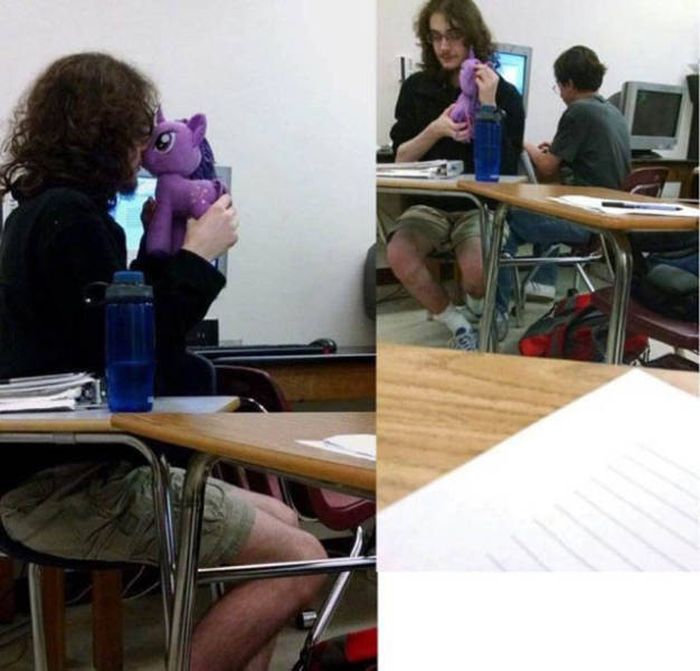 The Painfully Awkward Reality Of Being Forever Alone (28 pics)