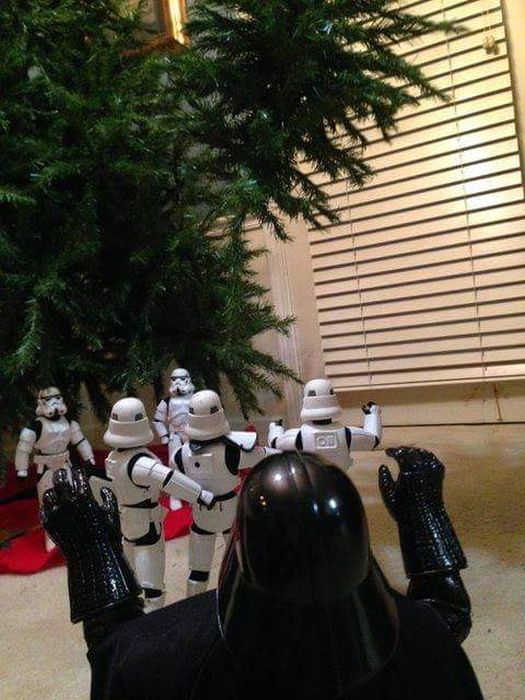 Stormtroopers Set Up The Tree For Christmas (10 pics)