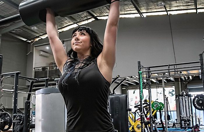 Woman With Eating Disorder Turns It Around To Become A Bodybuilder (11 pics)