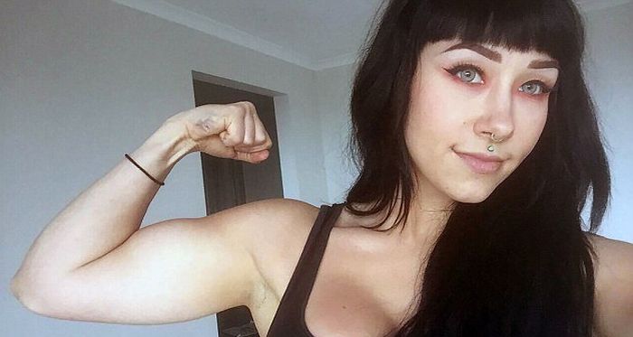 Woman With Eating Disorder Turns It Around To Become A Bodybuilder (11 pics)