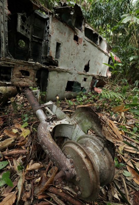 Traces of World War II Scattered Throughout The Pacific Islands (34 pics)